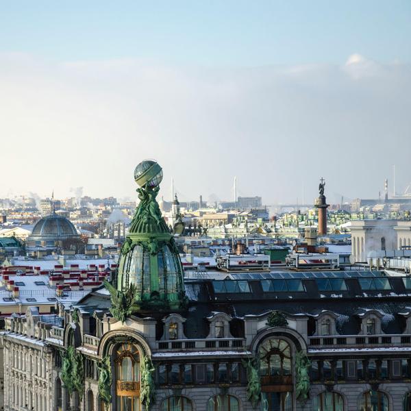 Романтические прогулки под огнями, уютные кофейни, подъём на Думскую башню