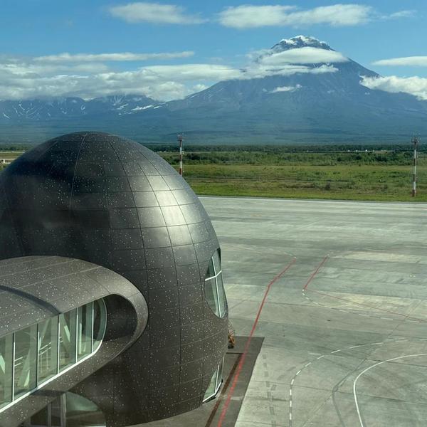 Новый аэропорт: макет вулкана или футуристический космический корабль