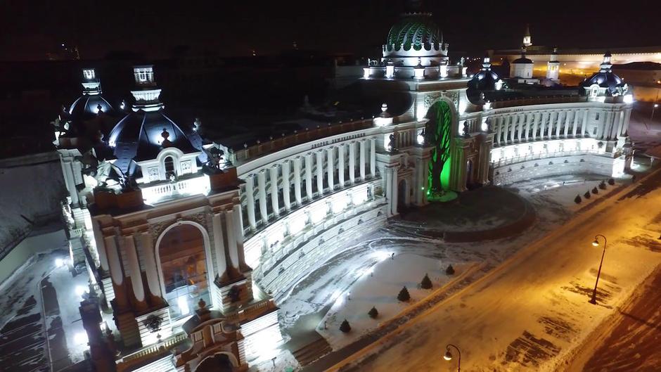Ночная подсветка дворца