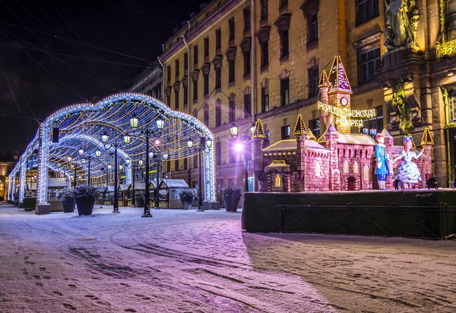 Новогодние украшения в Никольских рядах