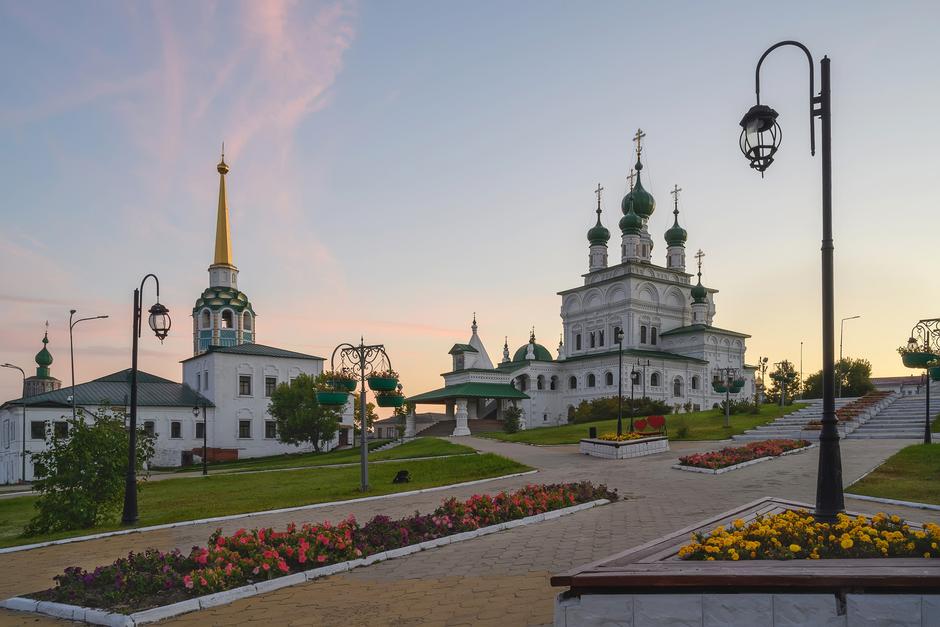 Церкви на закате в Соликамске