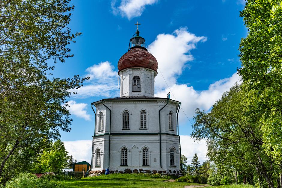 Церковь-маяк на Секирной горе