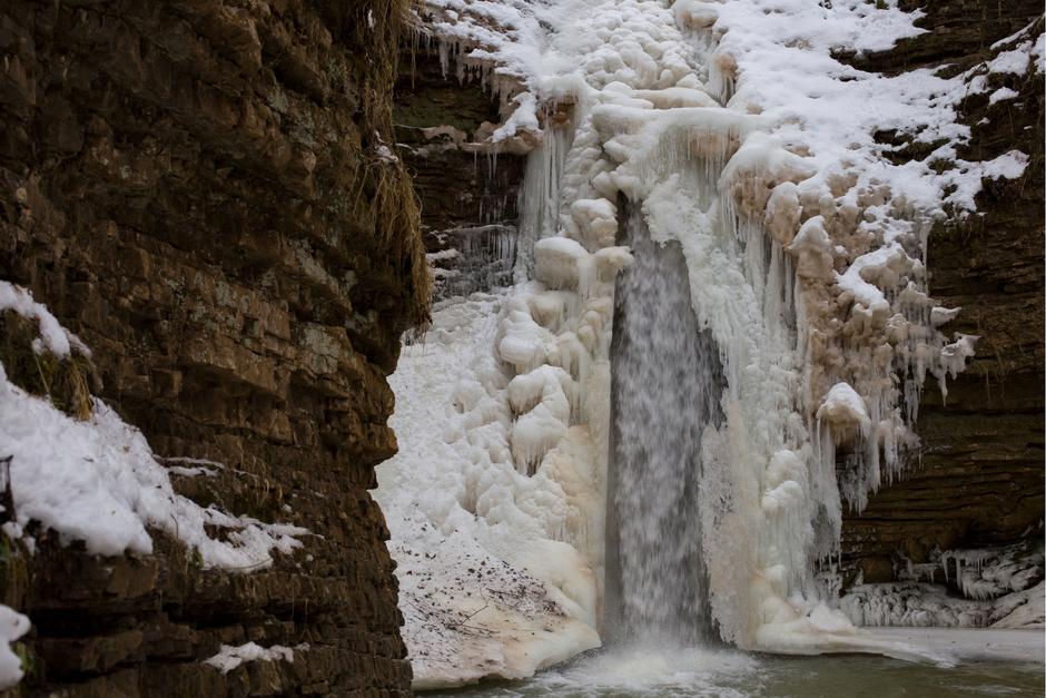 Водопады Руфабго зимой