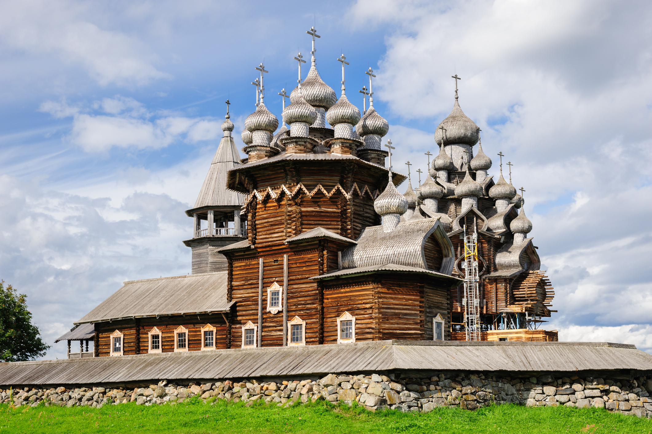 Деревянные церкви на острове Кижи